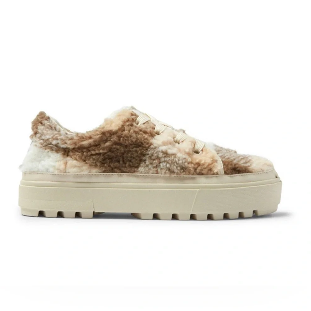 Tom’s Sherpa Lace Up Lug Shoes Platform Sneakers Tan Cream Size 6